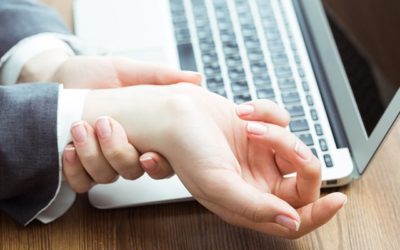 Three Reasons To Consult Your Chiropractor Before Self-Treating Carpal Tunnel Syndrome